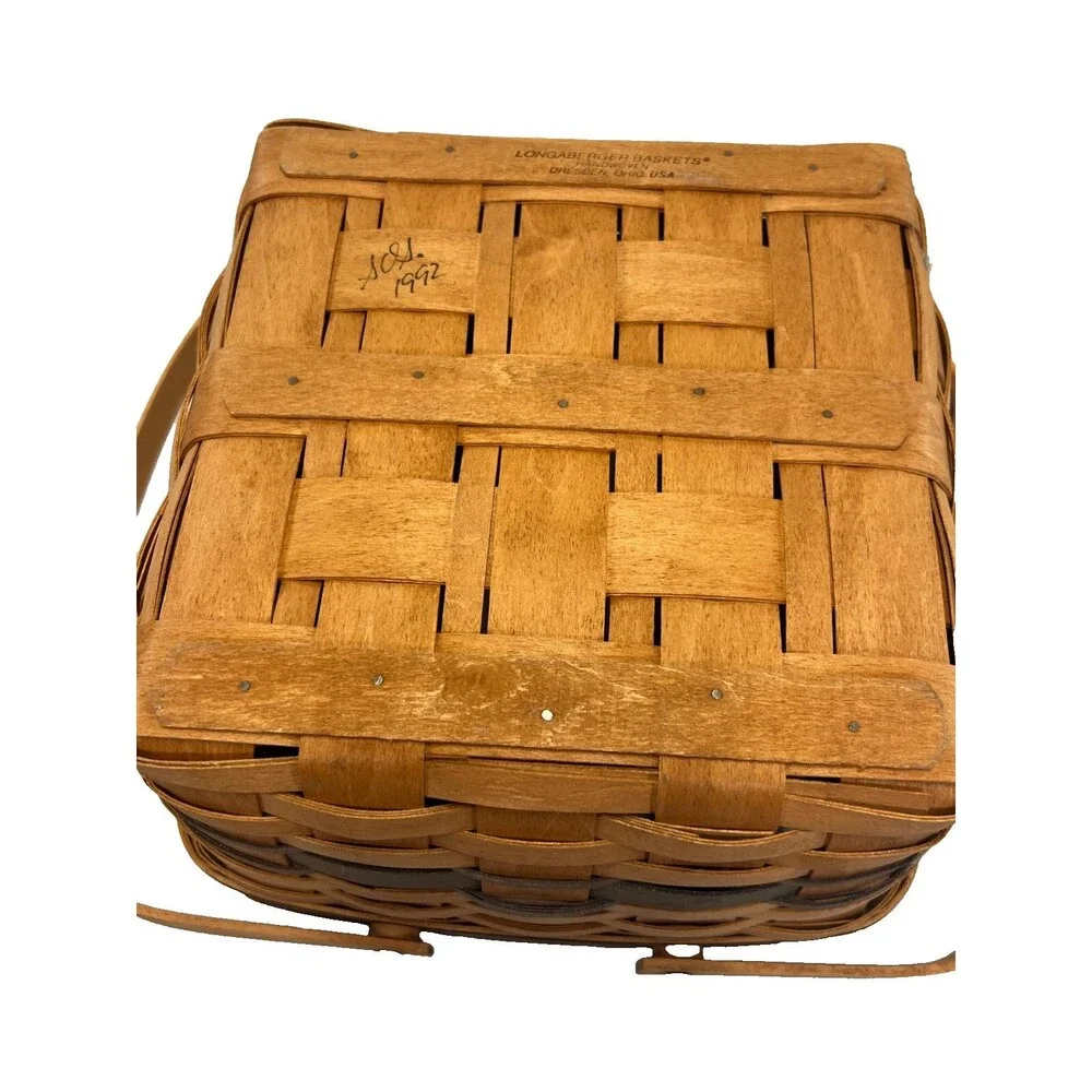 1992 Longaberger J.W. Collection Cake Basket w/Riser 12